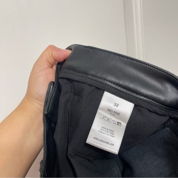 New Joe's Mid Rise Black Faux Leather Cropped Bootcut Jeans Size 32 - Picture 4 of 10